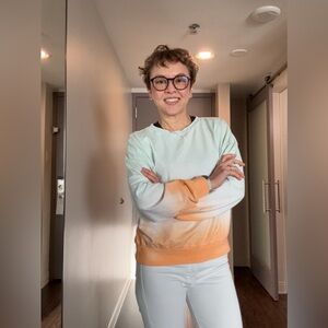 Hi, I am Jane. Welcome to my store 🤩😍